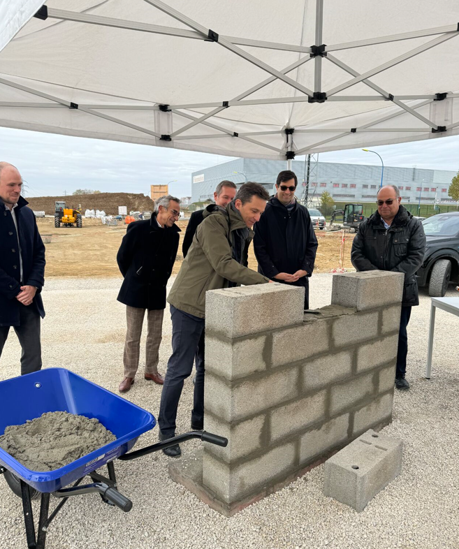 Le groupe altair CELEBRE LA POSE SYMBOLIQUE DE LA 1ERE PIERRE DE SON FUTUR CENTRE LOGISTIQUE